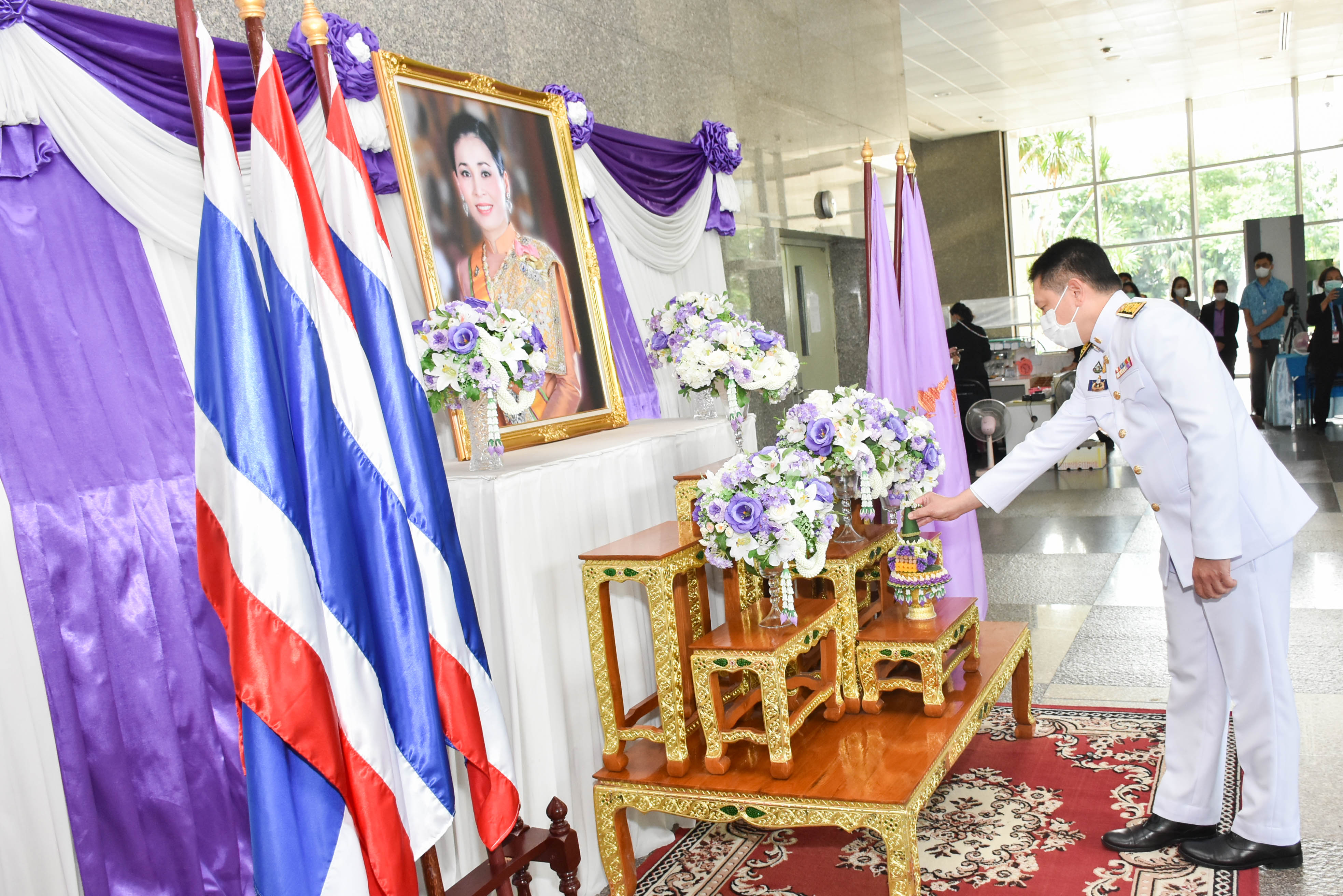 กรมสรรพากรจัดพิธีถวายพระพรชัยมงคลเฉลิมพระเกียรติสมเด็จพระนางเจ้าฯ พระบรมราชินี เนื่องในโอกาสวันเฉลิมพระชนมพรรษา ประจำปี 2565