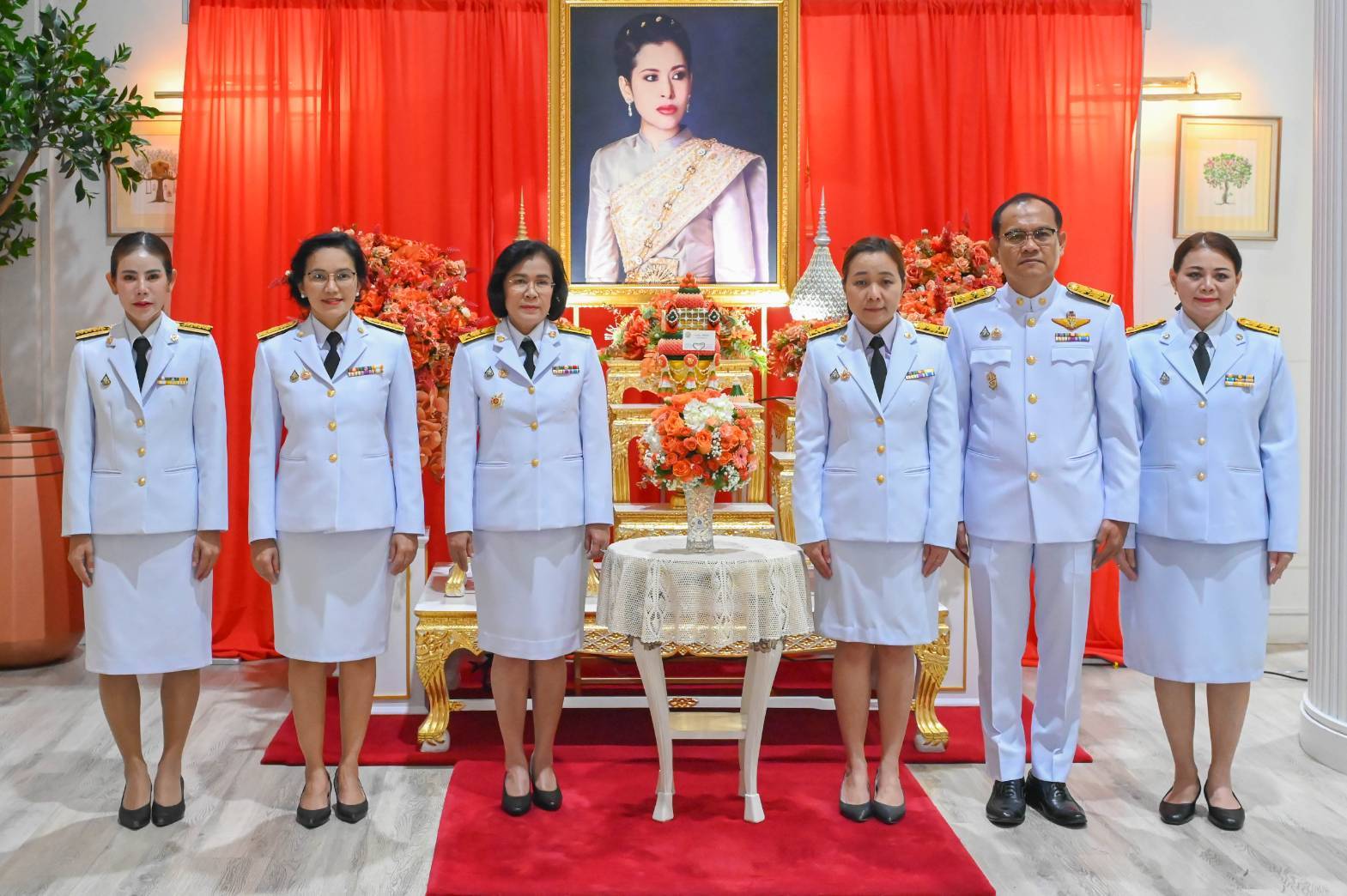 กรมสรรพากรถวายแจกันดอกไม้ และลงนามถวายพระพร สมเด็จพระเจ้าน้องนางเธอ เจ้าฟ้าจุฬาภรณวลัยลักษณ์ อัครราชกุมารี กรมพระศรีสวางควัฒน วรขัตติยราชนารี