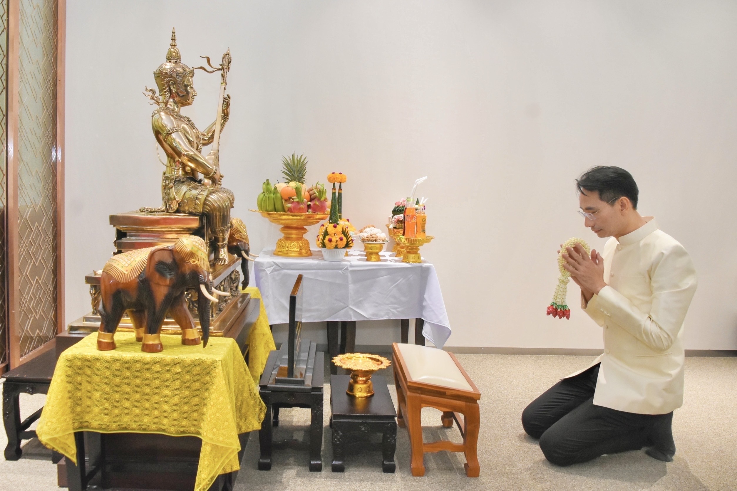อธิบดีกรมสรรพากรสักการะสิ่งศักดิ์สิทธิ์ฯ ในโอกาสเข้ารับตำแหน่ง