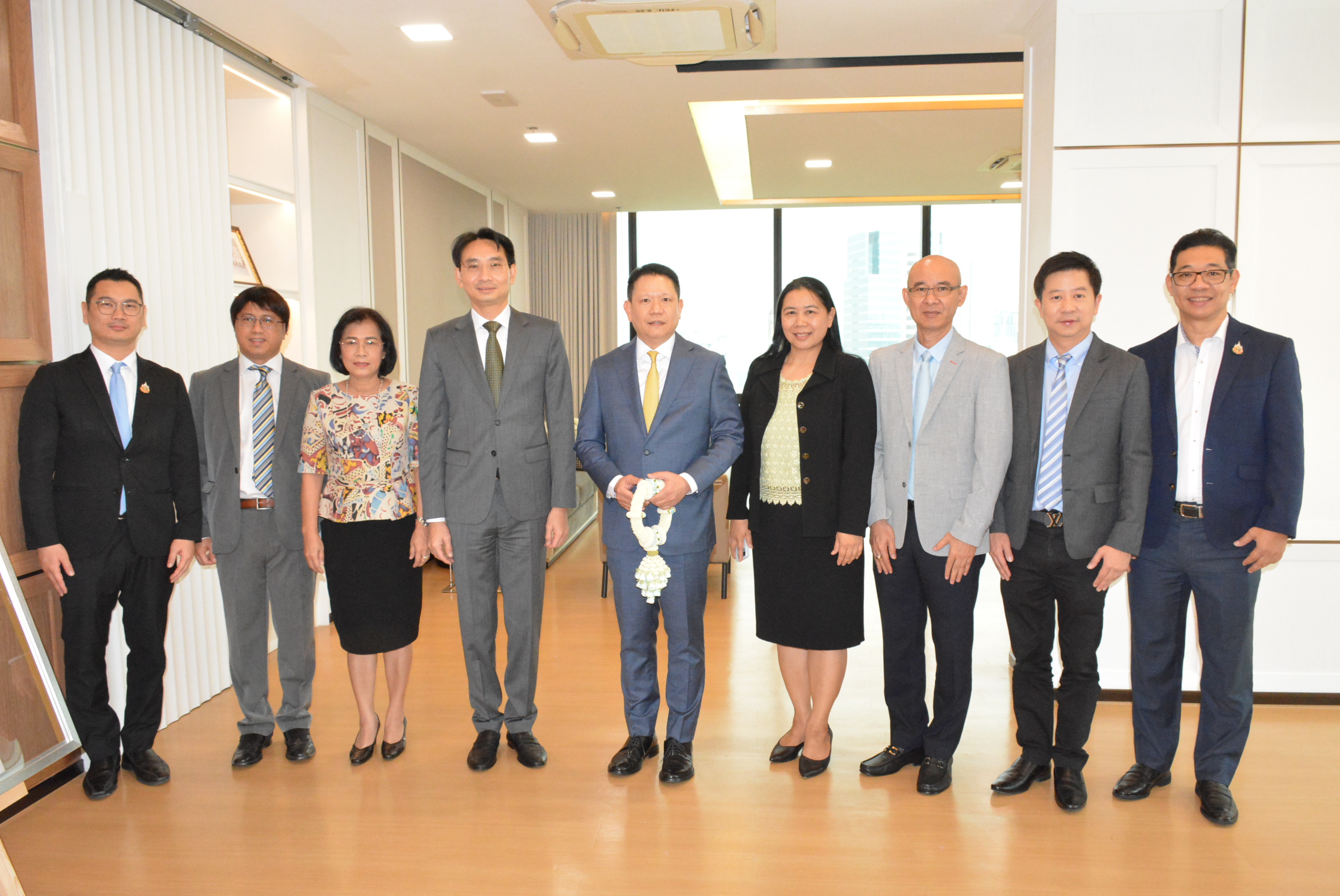 กรมสรรพากรสวัสดีปีใหม่ พ.ศ. 2568 ผู้บริหารระดับสูงกระทรวงการคลัง