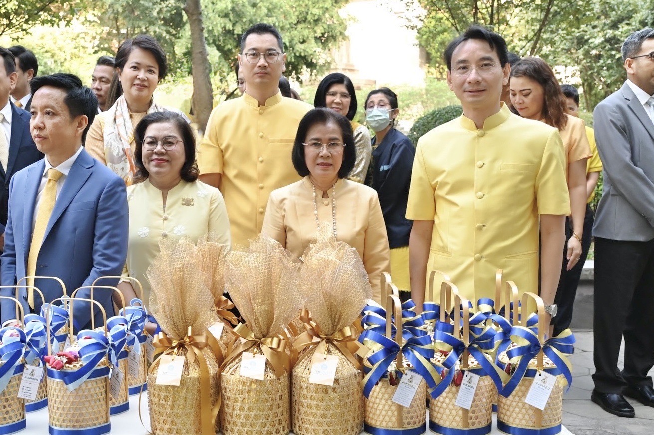 กรมสรรพากรร่วมพิธีทำบุญตักบาตรเนื่องในวันขึ้นปีใหม่ พุทธศักราช 2568 ของกระทรวงการคลัง