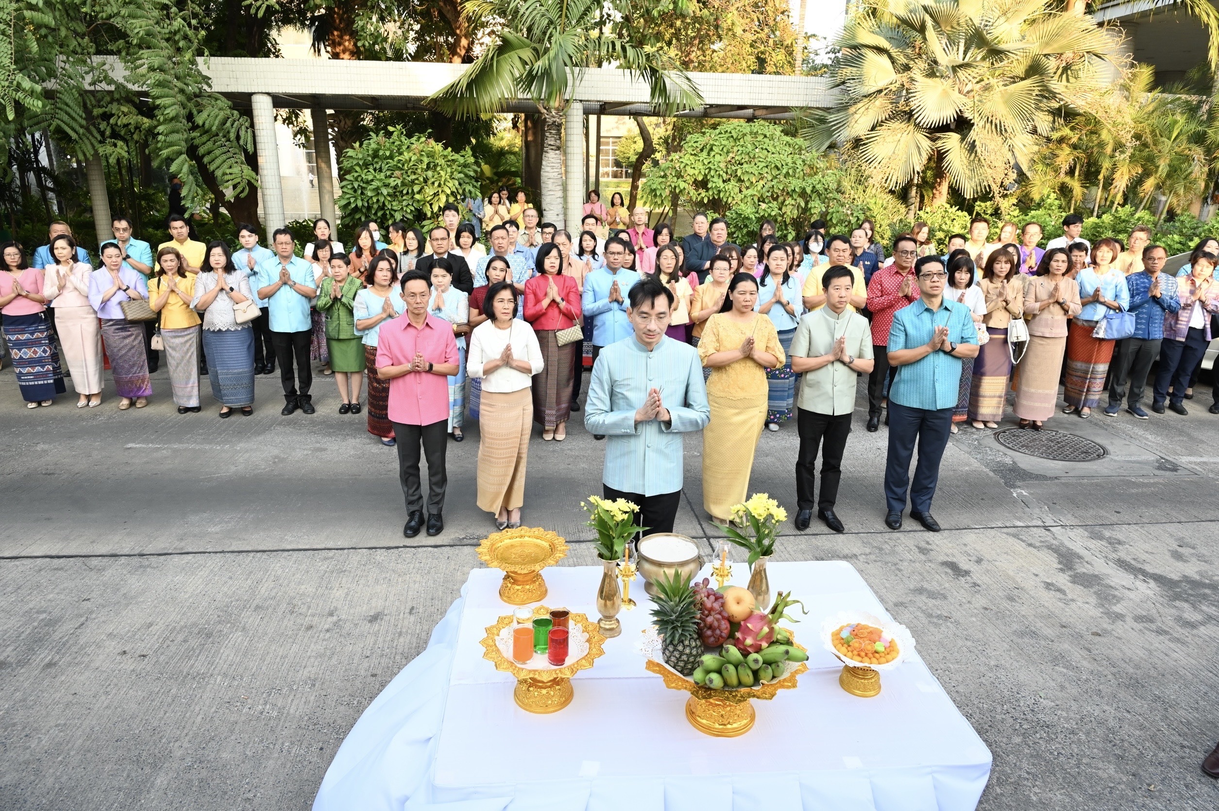 กรมสรรพากรจัดพิธีทำบุญตักบาตร เนื่องในเทศกาลปีใหม่ ประจำปี 2568