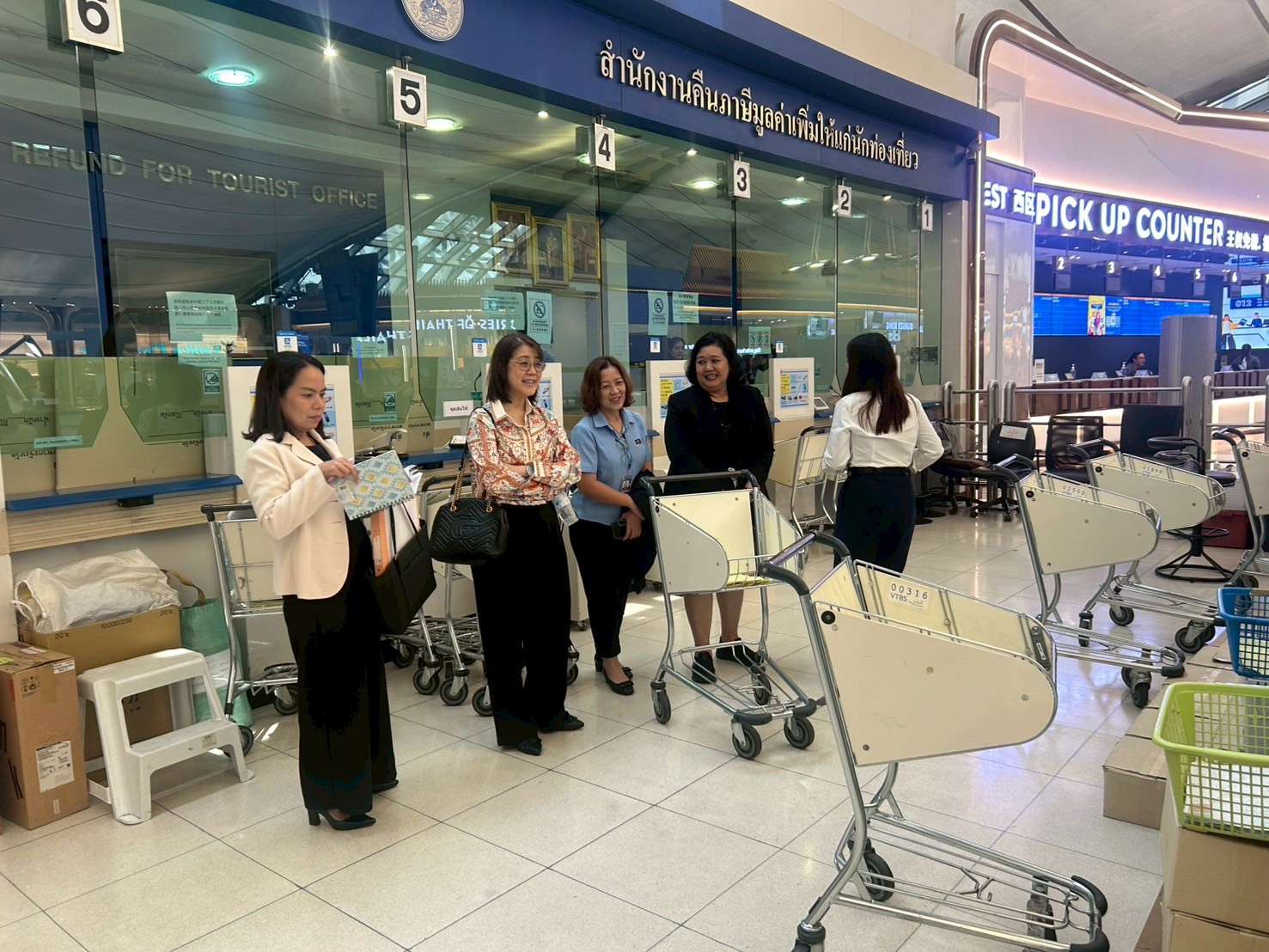 กรมสรรพากรตรวจเยี่ยมสำนักงานคืนภาษีมูลค่าเพิ่มให้แก่นักท่องเที่ยว ท่าอากาศยานสุวรรณภูมิ