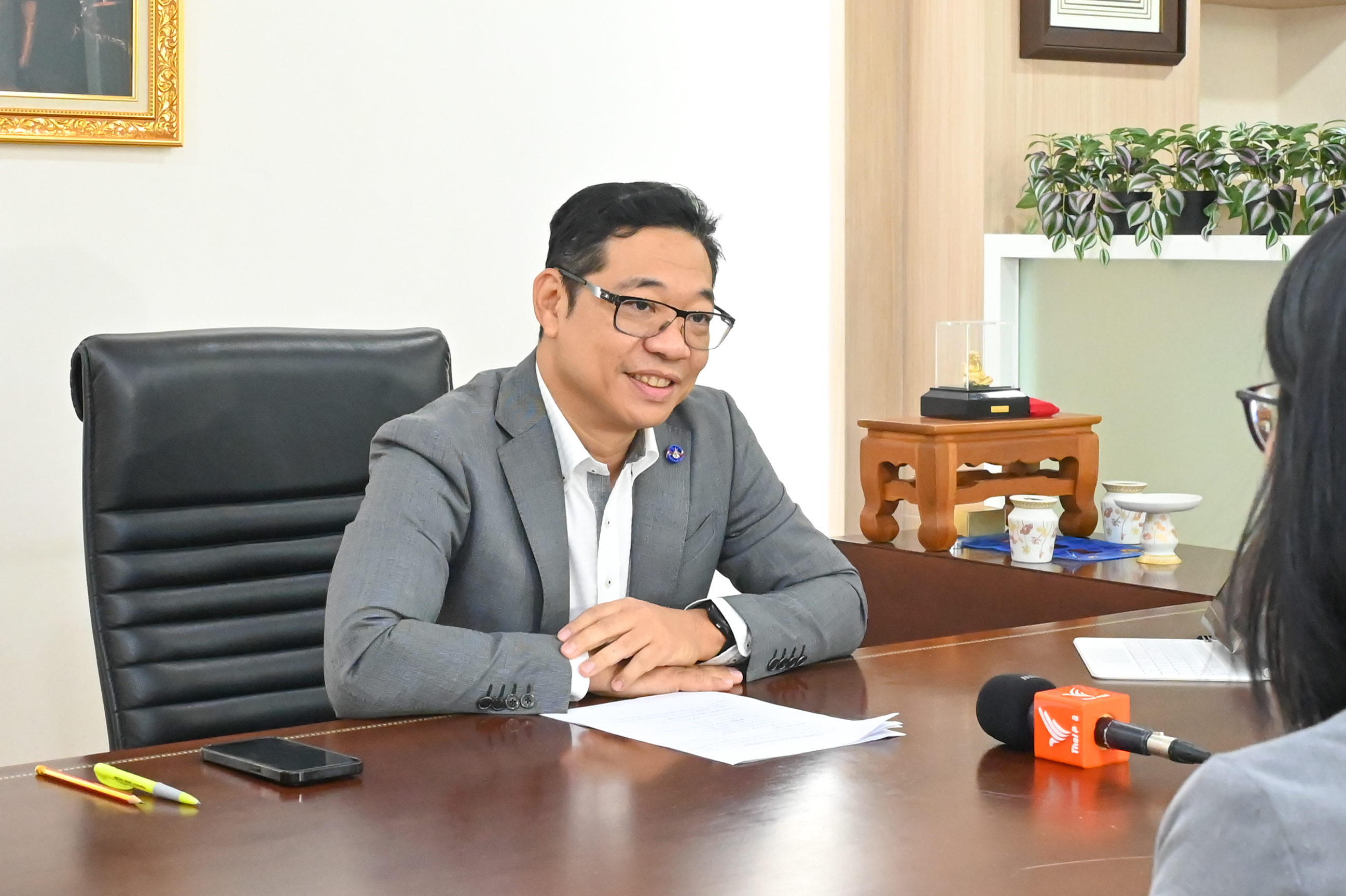 โฆษกกรมสรรพากรให้สัมภาษณ์พิเศษ เรื่อง การพัฒนาวิธีการใช้สิทธิประโยชน์ทางภาษีสำหรับการบริจาคให้แก่ วัดวาอาราม มูลนิธิ สมาคม กองทุน และองค์การต่าง ๆ โดยให้ใช้ระบบบริจาคอิเล็กทรอนิกส์ (e-Donation) ของกรมสรรพากร