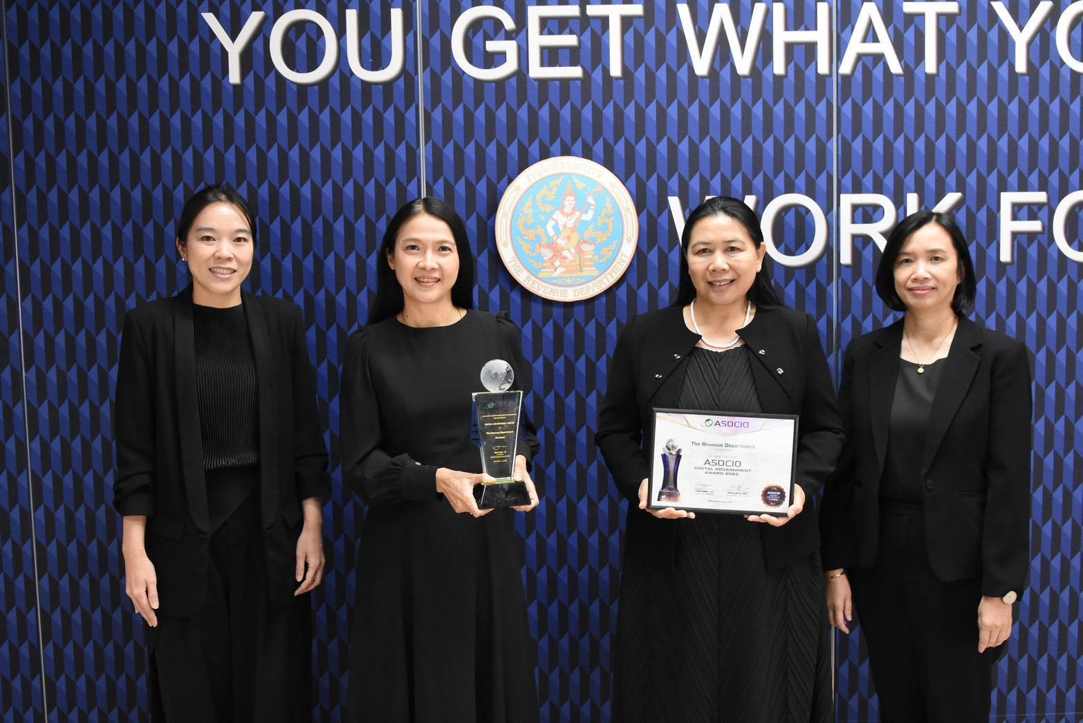 กรมสรรพากรคว้ารางวัลระดับนานาชาติ ASOCIO Award สาขา Digital Government Award ประกาศความเป็นผู้นำองค์กรดิจิทัล ด้วยนวัตกรรมยั่งยืนและบริการที่ตอบโจทย์ผู้เสียภาษี