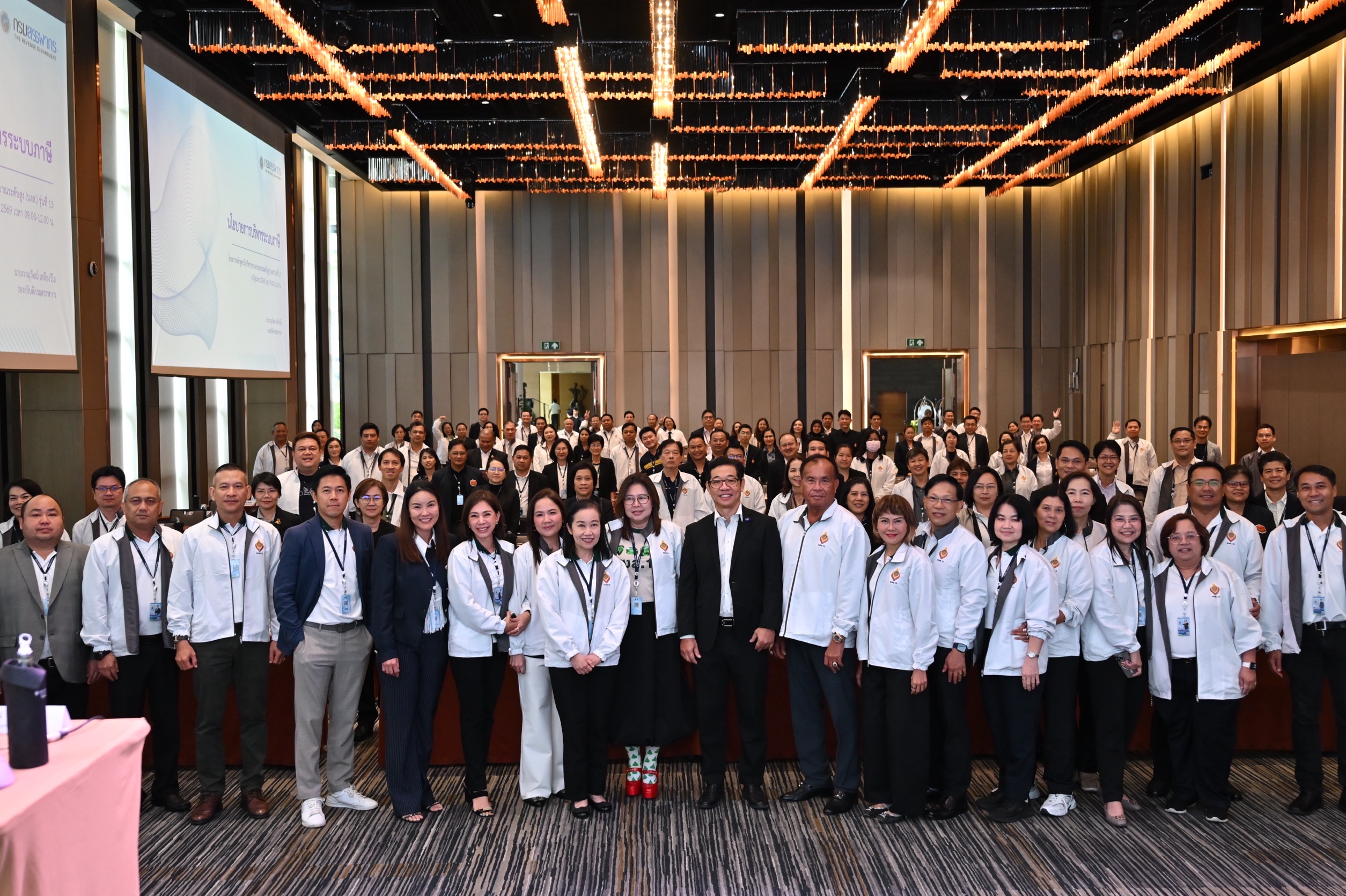 กรมสรรพากรได้รับเชิญเป็นวิทยากรบรรยายพิเศษในหัวข้อ “นโยบายการบริหารระบบภาษี” ให้แก่ผู้เข้ารับการอบรมหลักสูตรนักบริหารการงบประมาณระดับสูง (นงส.) รุ่นที่ 13 เมื่อวันเสาร์ที่ 6 มิถุนายน 2569 ณ โรงแรม พูลแมน คิง เพาเวอร์ กรุงเทพมหานคร