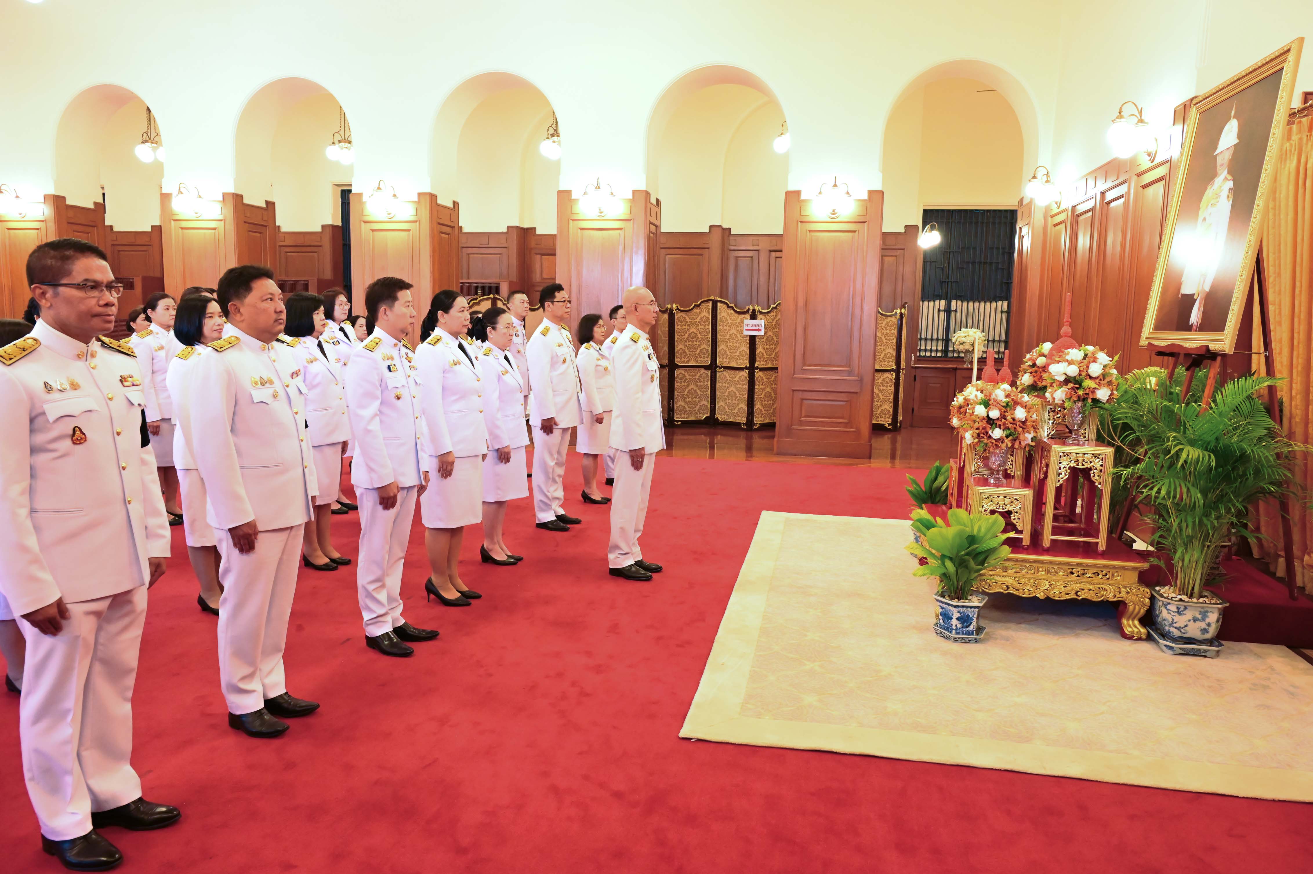 กรมสรรพากรร่วมถวายสักการะเบื้องหน้าพระรูปและลงนามถวายความอาลัย สมเด็จพระเจ้าลูกเธอ เจ้าฟ้าพัชรกิติยาภา นเรนทิราเทพยวดี กรมหลวงราชสาริณีสิริพัชร มหาวัชรราชธิดา