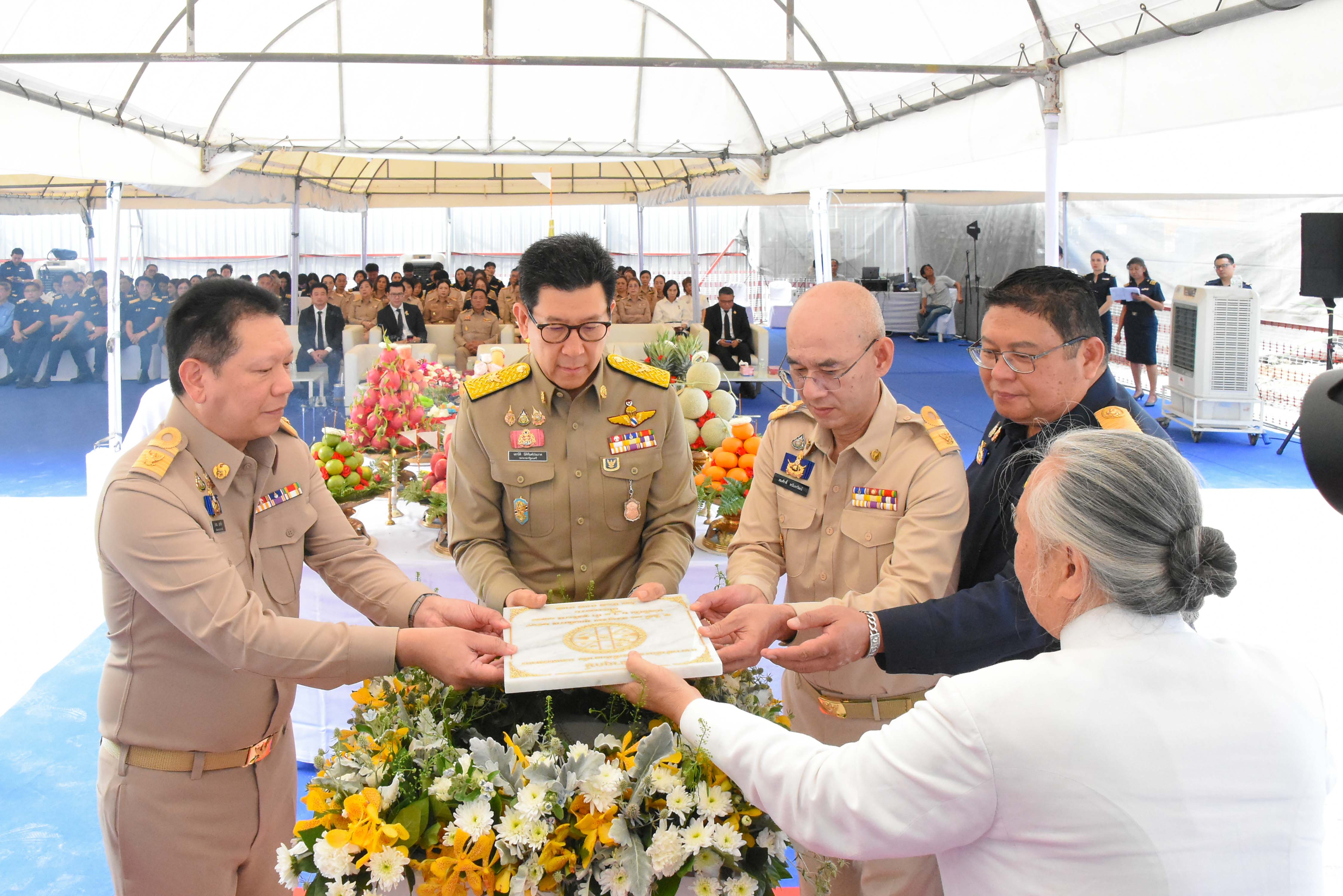 กรมสรรพากรร่วมพิธีวางศิลาฤกษ์อาคารสำนักงานและที่พักอาศัยของกรมสรรพากร ซ.สุขุมวิท 11