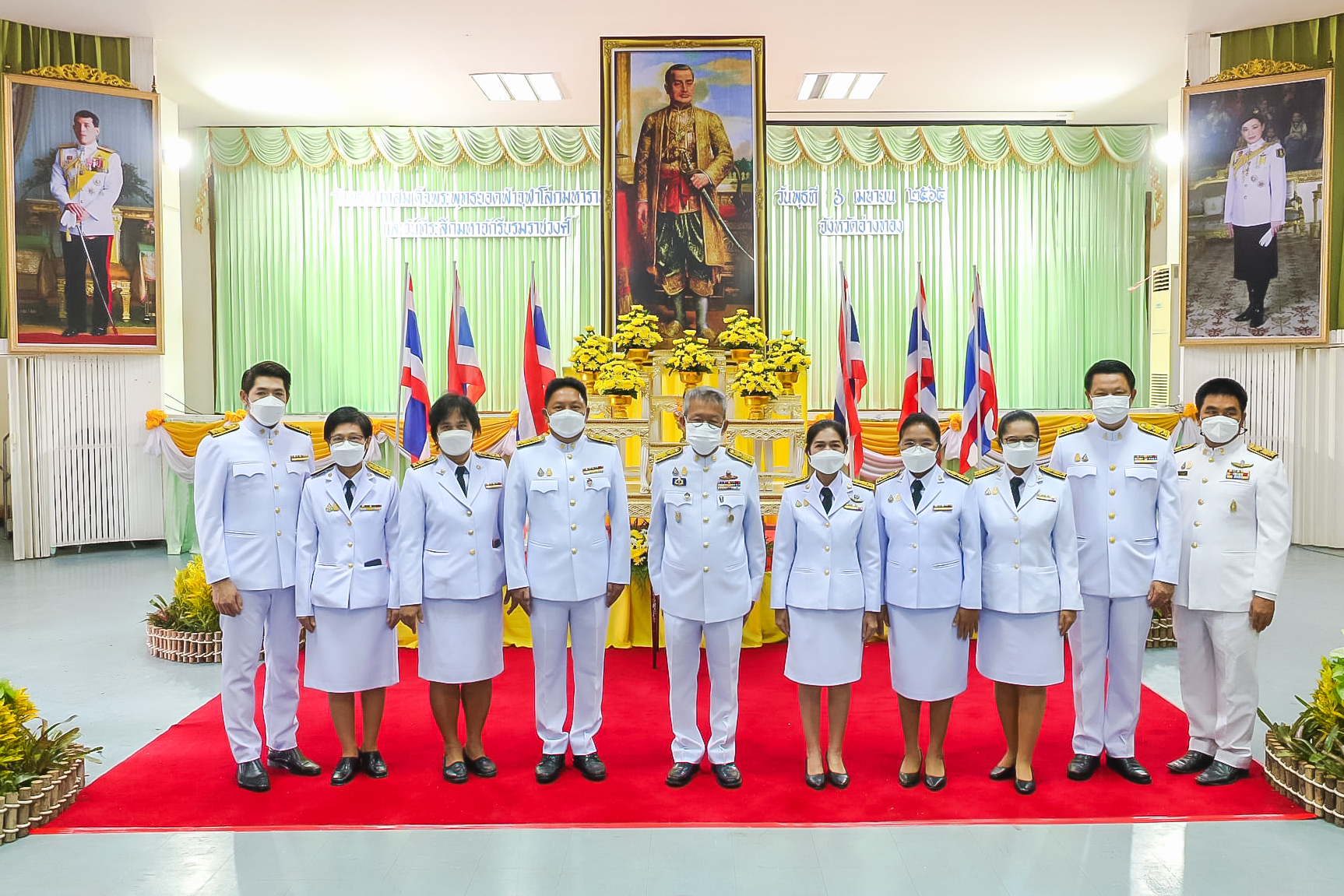 สำนักงานสรรพากรพื้นที่อ่างทองเข้าร่วมงานงานวันพระบาทสมเด็จพระพุทธยอดฟ้าจุฬาโลกมหาราช และวันที่ระลึกมหาจักรีบรมราชวงศ์ ภายใต้มาตรการป้องกันโควิด – 19