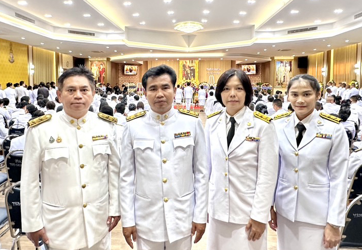 ข้าราชการและเจ้าหน้าที่สำนักงานสรรพากรภาค 9 เข้าร่วมพิธีวางพวงมาลาถวายราชสักการะเนื่องในวันคล้ายวันสวรรคตของพระบาทสมเด็จพระจอมเกล้าเจ้าอยู่หัว