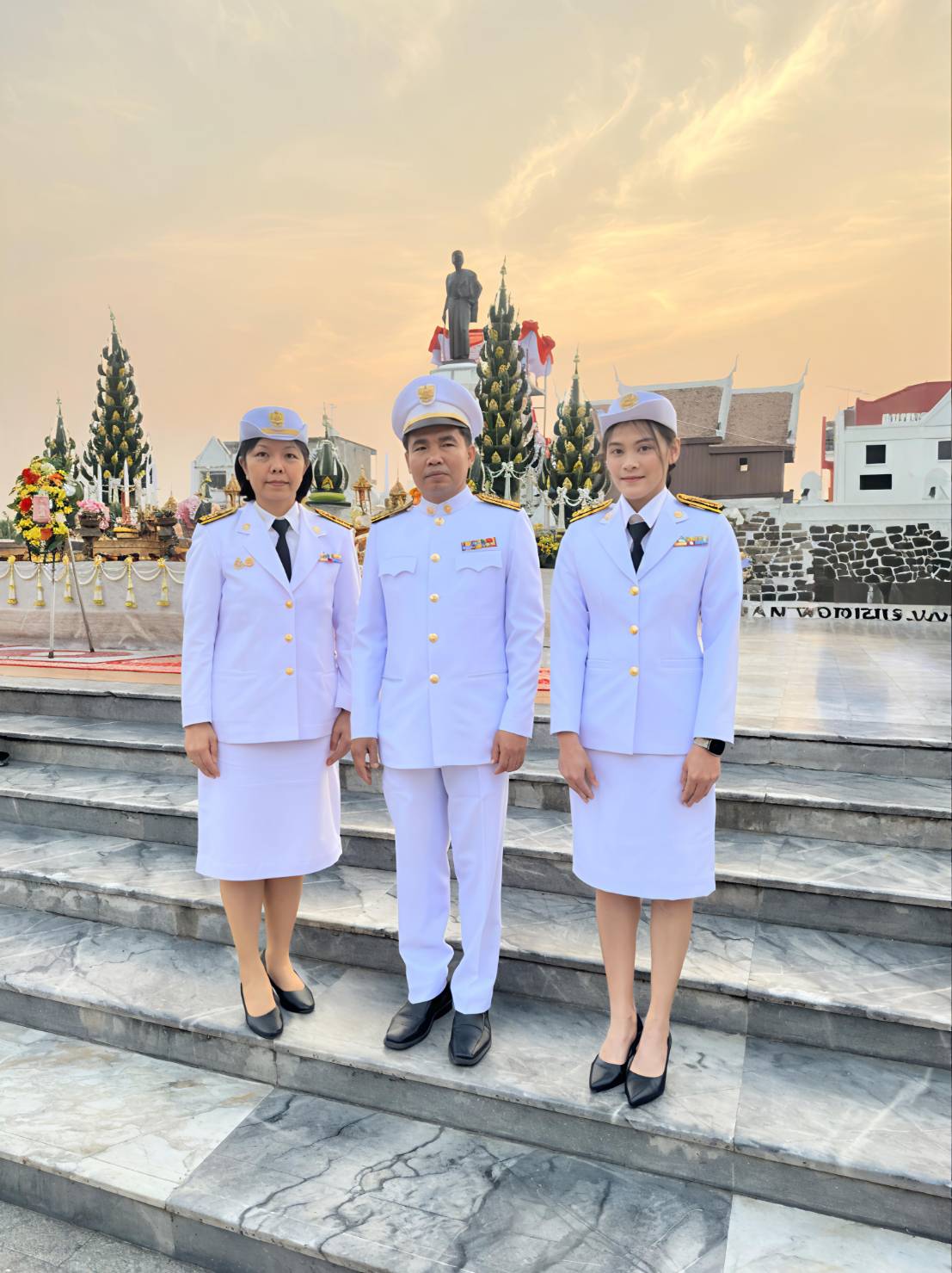 ข้าราชการและเจ้าหน้าที่สำนักงานสรรพากรภาค 9 ร่วมพิธีบวงสรวงถวายเครื่องสักการะอนุสาวรีย์ท้าวสุรนารี 