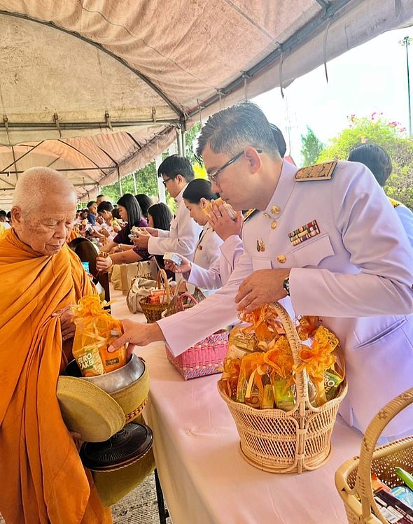 สำนักงานสรรพากรพื้นที่ศรีสะเกษเข้าร่วมกิจกรรมเฉลิมพระเกียรติสมเด็จพระนางเจ้าฯ พระบรมราชินี