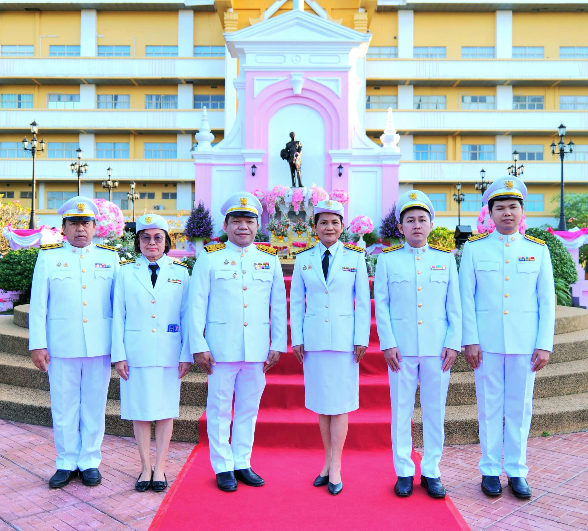 สำนักงานสรรพากรภาค 10 ร่วมวางพวงมาลา เนื่องในวันคล้ายวันสวรรคตพระบาทสมเด็จพระจุลจอมเกล้าเจ้าอยู่หัว รัชกาลที่ 5 หรือ “วันปิยมหาราช” ประจำปี 2567