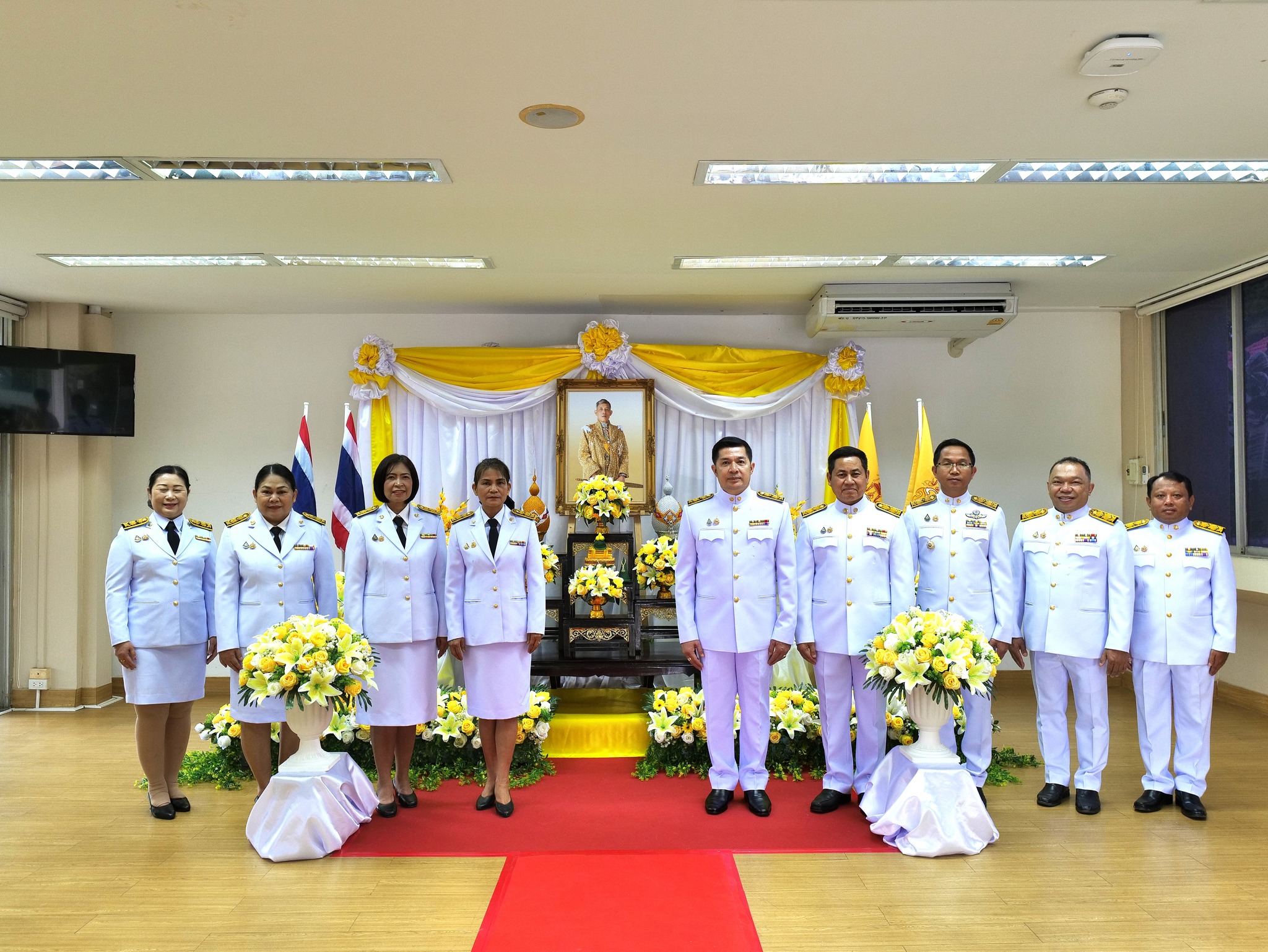 นางเทวี สิงห์พรมมา สรรพากรภาค 10  พร้อมด้วยคณะผู้บริหาร และเจ้าหน้าที่สำนักงานสรรพากรภาค 10   ร่วมพิธีลงนามถวายพระพรชัยมงคลแด่พระบาทสมเด็จพระเจ้าอยู่หัว และพิธีถวายสัตย์ปฏิญาณ เพื่อเป็นข้าราชการที่ดีและพลังของแผ่นดิน ประจำปี 2568