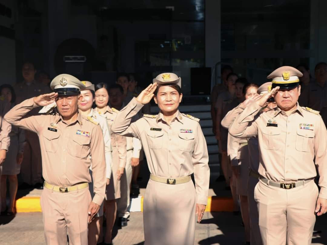 สรรพากรพื้นที่อุดรธานี มอบหมายให้นายอภินันท์ ศรีเฉลิม สรรพากรอำเภอ สำนักงานสรรพากรพื้นที่สาขาเมืองอุดรธานี พร้อมข้าราชการในสังกัด ร่วมกิจกรรมเคารพธงชาติและร้องเพลงชาติไทย